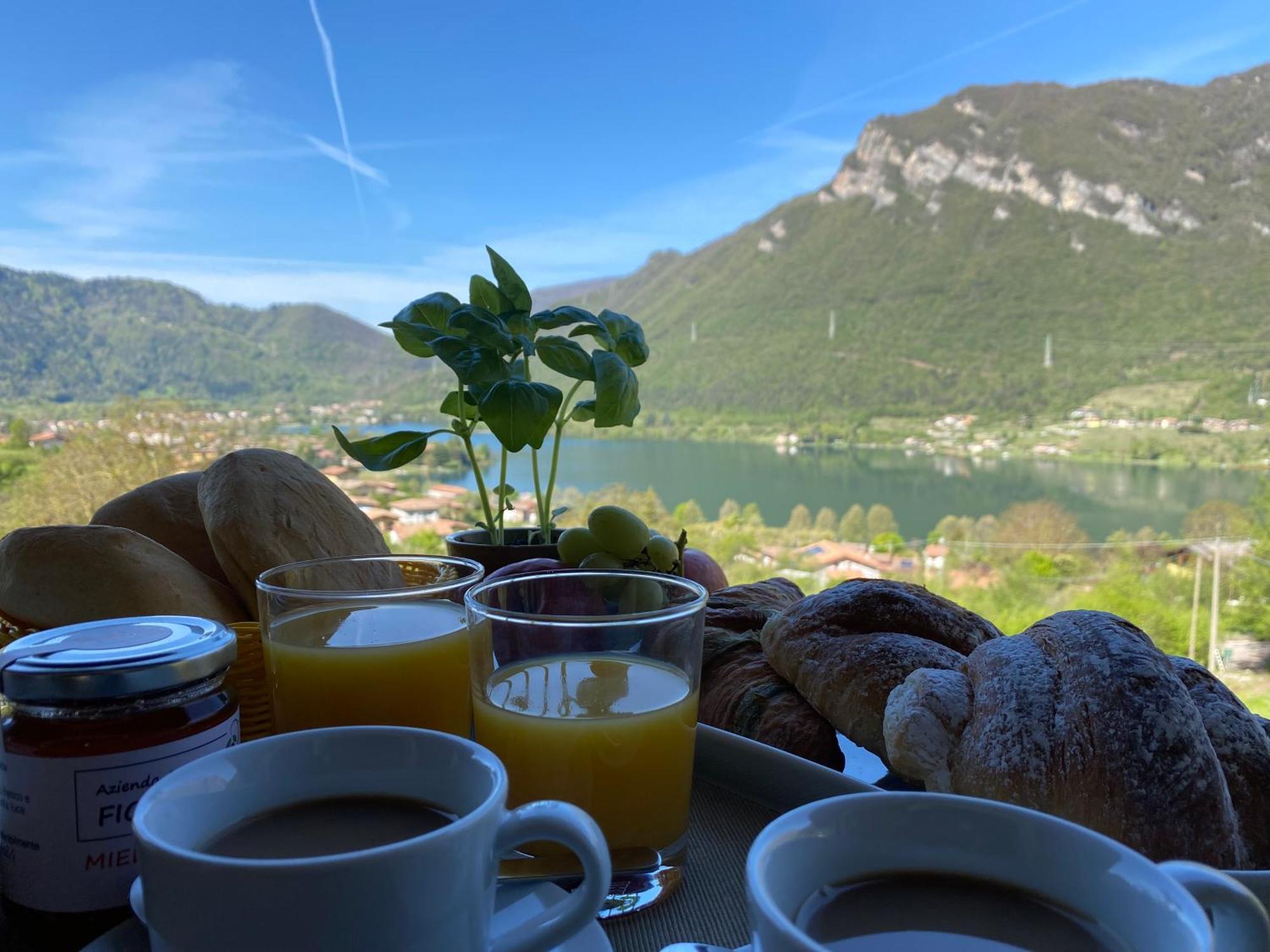 Casa Carla, Bis 4 Personen, Garten, Balkon Mit Blick Auf Den See Und Die Berge 크로네 외부 사진